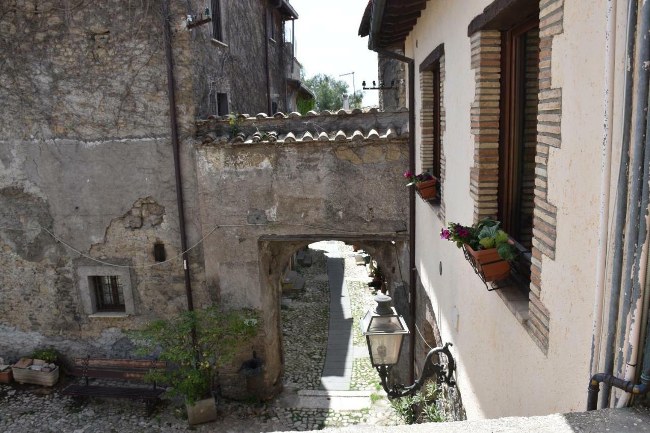 Апартаменты Al Castello Di Leprignano Capena Экстерьер фото